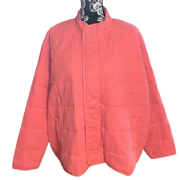 Size 2: Torrid Quilted Drop Shoulder Zip Up Snap Button Jacket - Picture 5 of 9